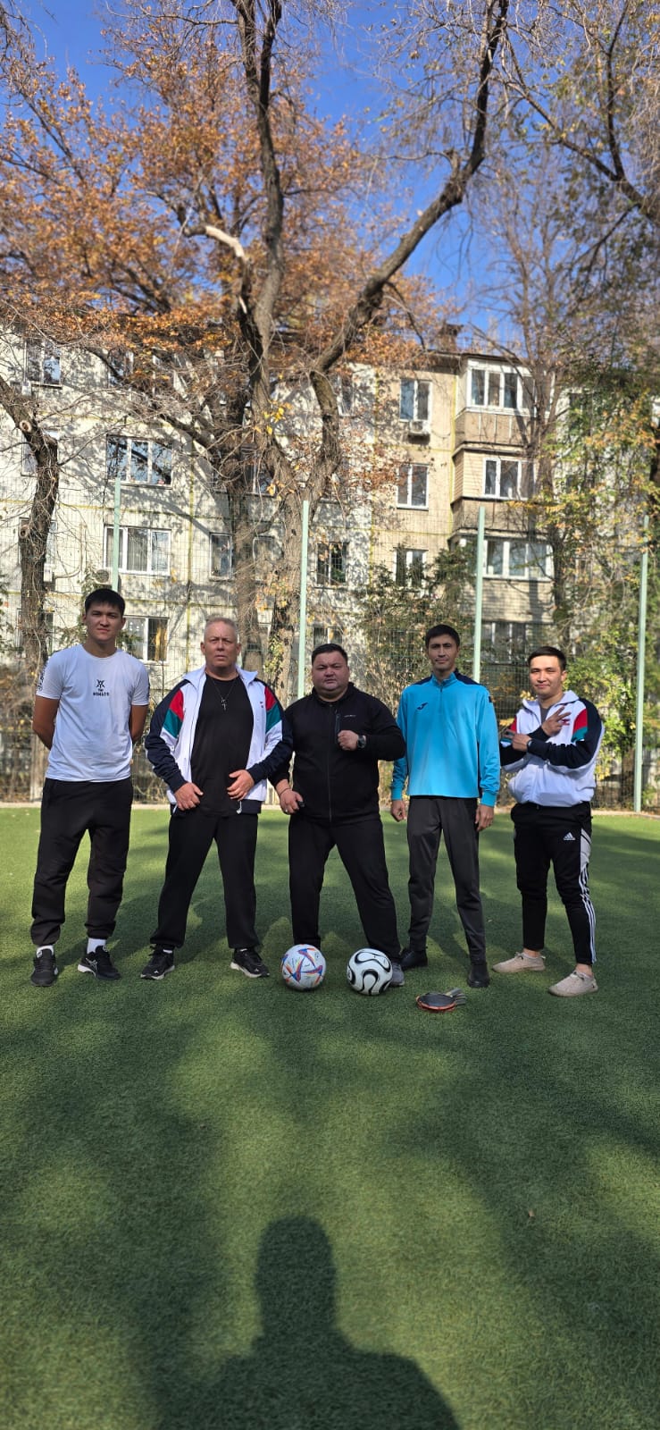 Күзгі демалыстың соңғы күні №90 мамандандырылған мектеп-лицейінің ұстаздар қауымы үшін ерекше серпін сыйлаған спорттық тимбилдинг ұйымдастырылды.