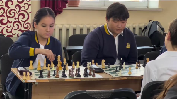 Бүгін №90 мамандандырылған мектеп-лицейінде аудандық шахмат үйірмесіне қатысушы оқушылар арасында шахмат турнирі өткізілді. ♟️